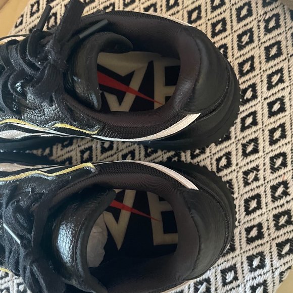 REEBOK X VICTORIA BECKHAM Dual Court II pebbled-leather and mesh Sneakers - Picture 8 of 13